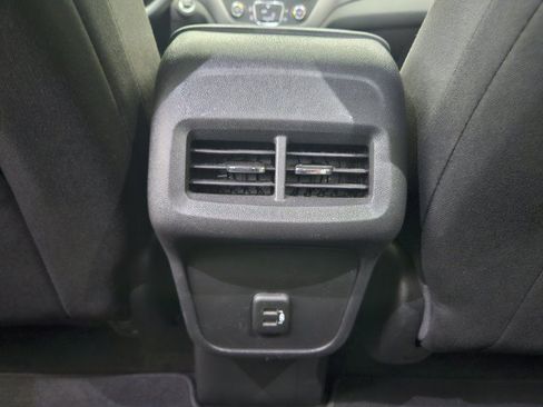 Used 2021 Chevrolet Equinox LS AWD/4WD image 20