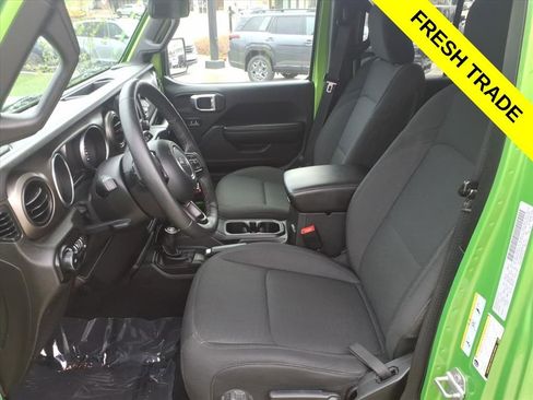 Used 2018 Jeep Wrangler Unlimited Sport S image 24