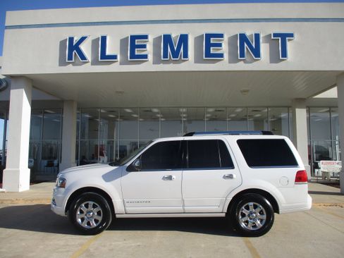 Used 2015 Lincoln Navigator 2WD image 1
