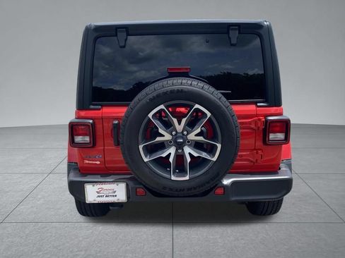 Used 2024 Jeep Wrangler Unlimited w/ Convenience Group AWD/4WD image 12