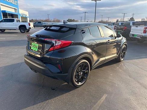 Used 2021 Toyota C-HR LE image 7