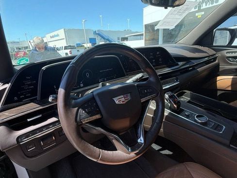 Used 2022 Cadillac Escalade ESV Sport w/ Touring Package AWD/4WD image 13