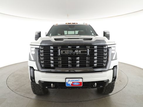 Used 2024 GMC Sierra 2500 Denali Ultimate image 2