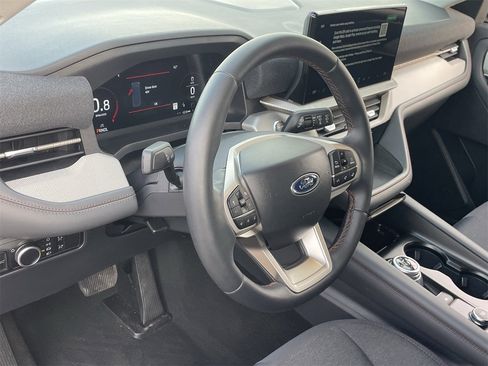 Certified 2025 Ford Explorer Active image 22