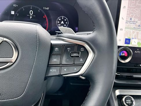 Used 2025 Lexus GX 550 w/ Accessory Package (32) AWD/4WD image 23
