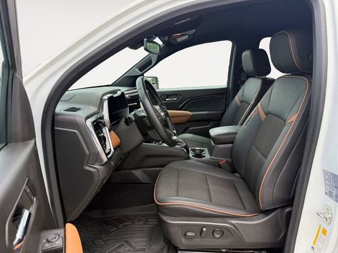 Used 2024 GMC Canyon AT4 AWD/4WD image 9