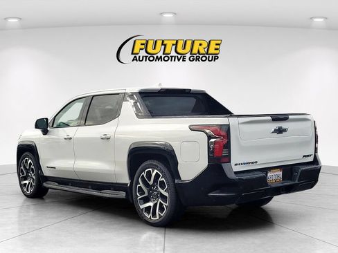 Used 2025 Chevrolet Silverado EV RST AWD/4WD image 6