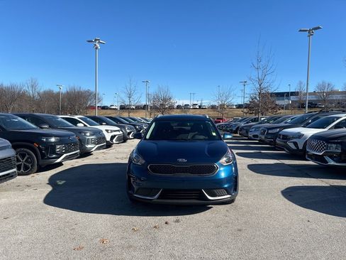 Used 2019 Kia Niro LX image 8