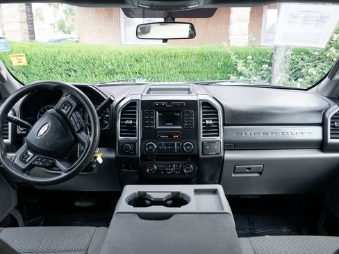 Used 2017 Ford F250 XLT AWD/4WD image 24