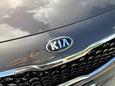 Used 2018 Kia Forte LX FWD image 29