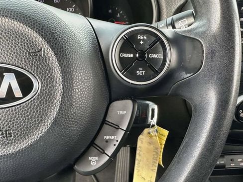 Used 2016 Kia Soul image 9