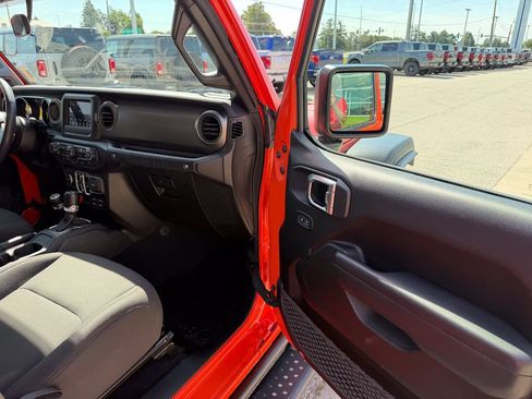 Used 2023 Jeep Wrangler Unlimited Sport AWD/4WD image 17