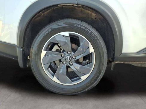 Certified 2024 Nissan Rogue SV w/ SV Premium Package FWD image 20