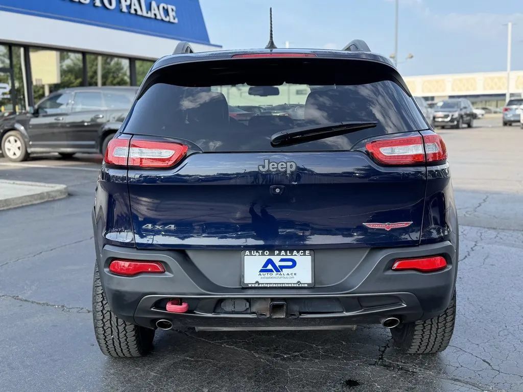 Used 2015 Jeep Cherokee Trailhawk w/ Comfort/Convenience Group AWD/4WD image 5