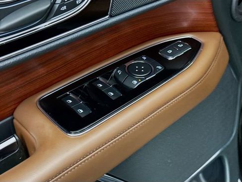 Used 2024 Lincoln Navigator L Reserve AWD/4WD image 18