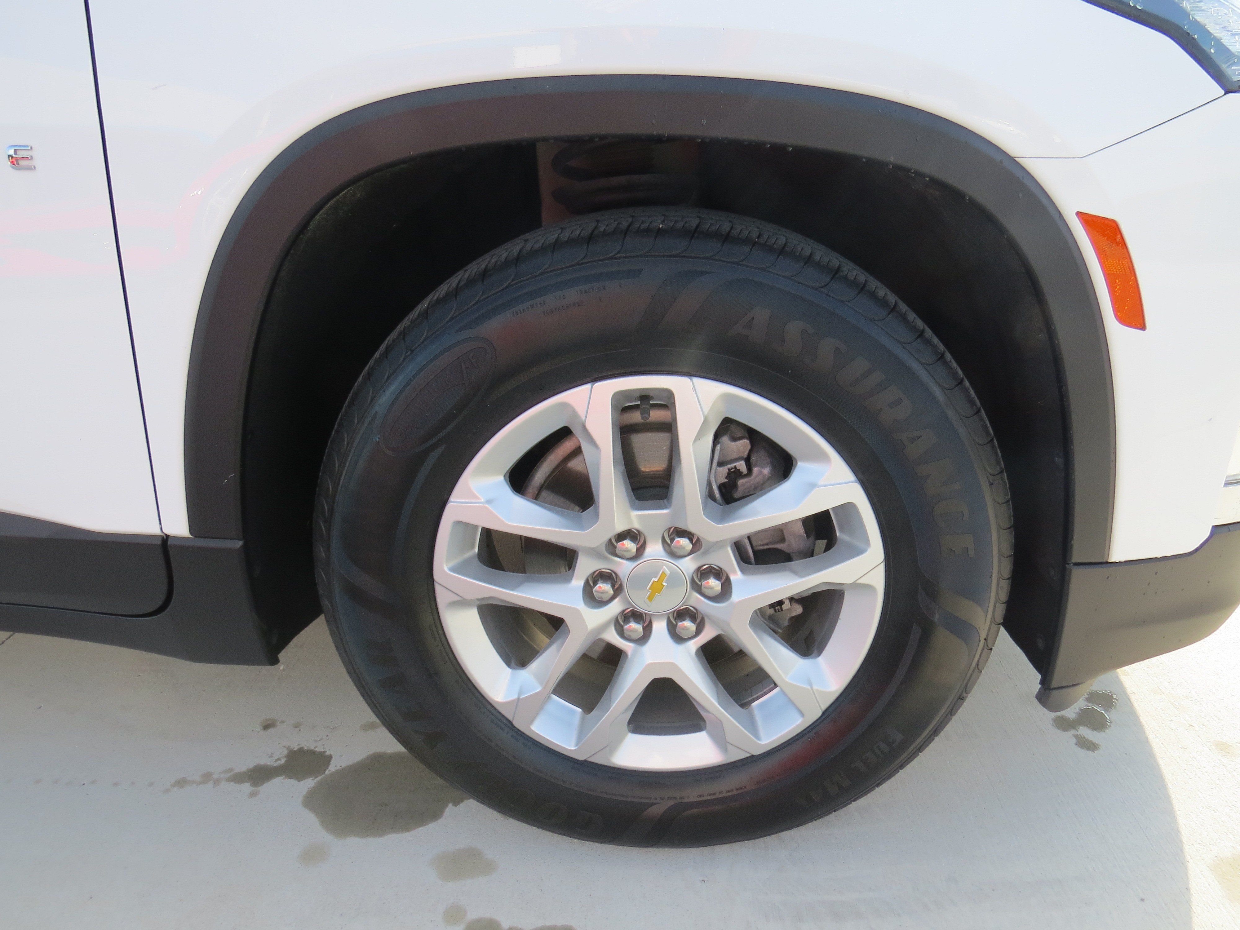 Used 2023 Chevrolet Traverse LS AWD/4WD image 8