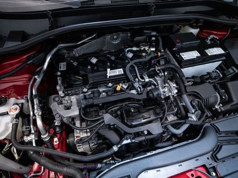 Certified 2023 Toyota Corolla Cross XLE image 14