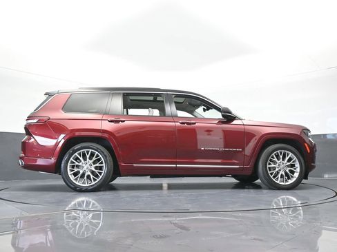 Used 2023 Jeep Grand Cherokee L Summit w/ Luxury Tech Group V image 71