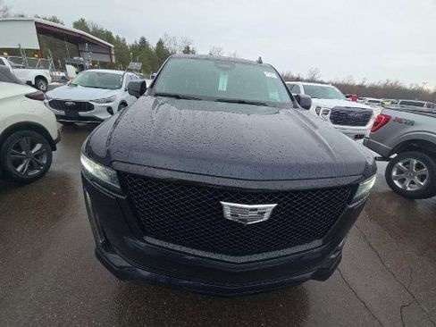 Used 2021 Cadillac Escalade Sport Platinum image 2