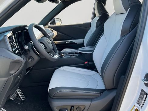 New 2026 Lexus TX 500h AWD image 13