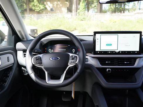 New 2026 Ford Explorer Active AWD/4WD image 10