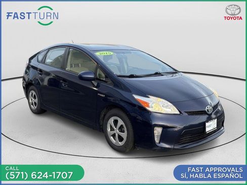 Used 2015 Toyota Prius Three FWD image 2