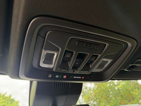 Used 2024 GMC Sierra 1500 AT4 w/ Technology Package image 42