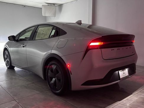 Used 2024 Toyota Prius LE image 40