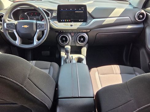 Used 2025 Chevrolet Blazer LT FWD image 8