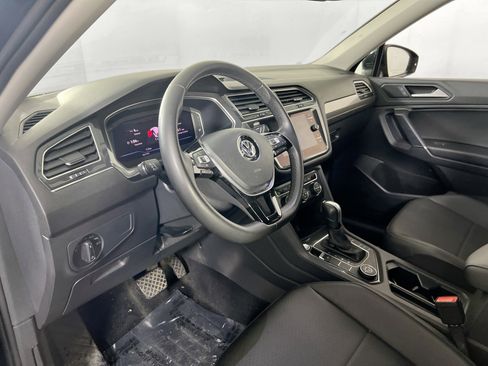Used 2020 Volkswagen Tiguan SEL image 9
