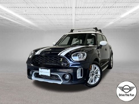 Used 2022 MINI Cooper Countryman SE w/ Convenience Package image 1