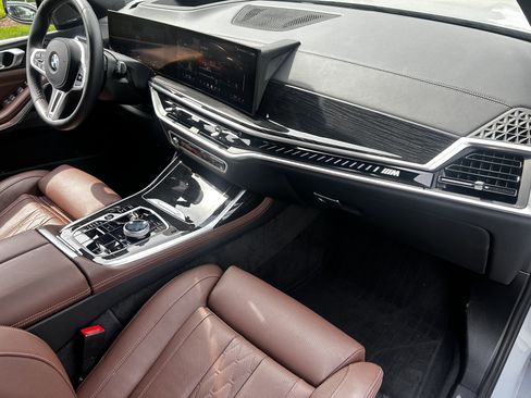 Used 2024 BMW X7 M60i w/ Executive Package image 32