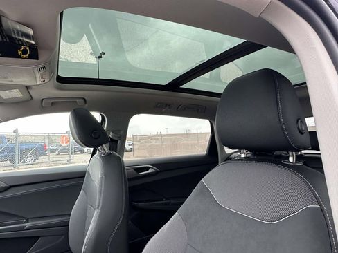 New 2026 Volkswagen Taos SE image 15