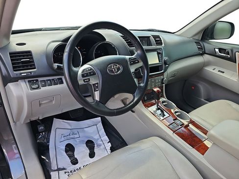 Used 2013 Toyota Highlander Limited FWD image 16