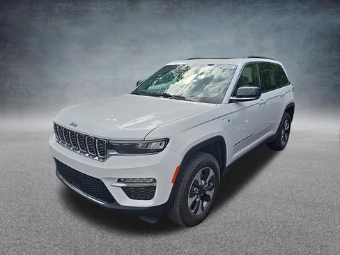 Used 2025 Jeep Grand Cherokee Limited 4xe AWD/4WD image 4