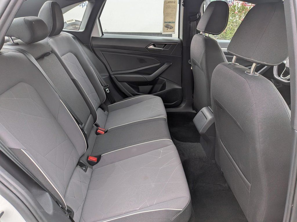Used 2025 Volkswagen Jetta Sport FWD image 29