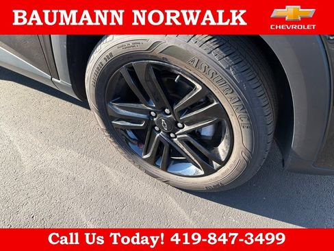 Used 2025 Chevrolet Trax ACTIV w/ Driver Confidence Package FWD image 9