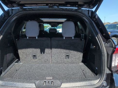 Used 2025 Ford Explorer Platinum AWD/4WD image 42