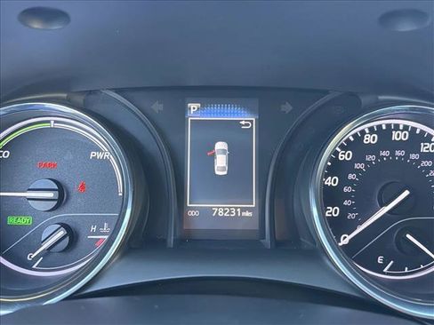 Used 2020 Toyota Camry LE image 17