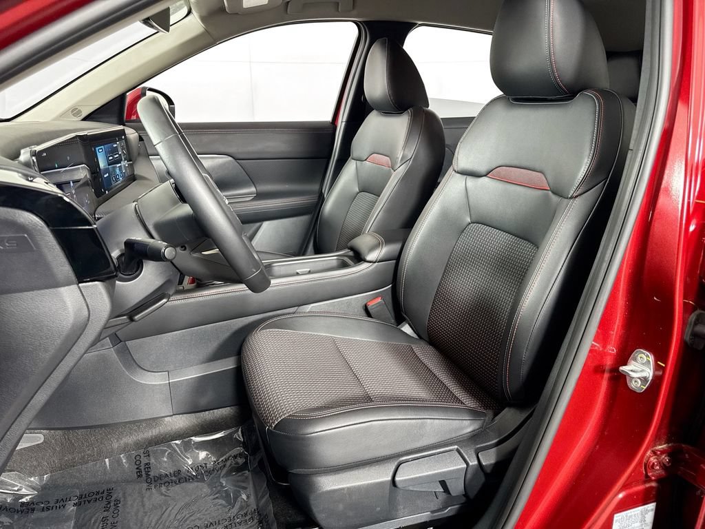 Used 2025 Nissan Kicks SR w/ Illumination Package AWD/4WD image 24