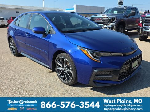 Used 2022 Toyota Corolla SE FWD image 2