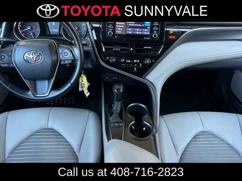 Used 2022 Toyota Camry SE FWD image 5