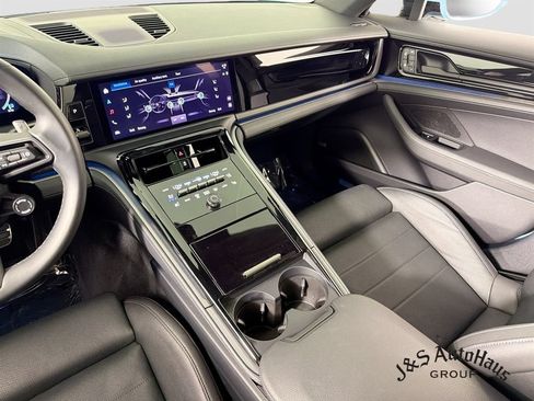 Used 2025 Porsche Panamera w/ Premium Package RWD image 30