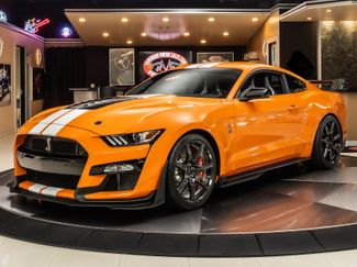 Used 2020 Ford Mustang Shelby GT500 w/ Carbon Fiber Track Pack RWD video 1