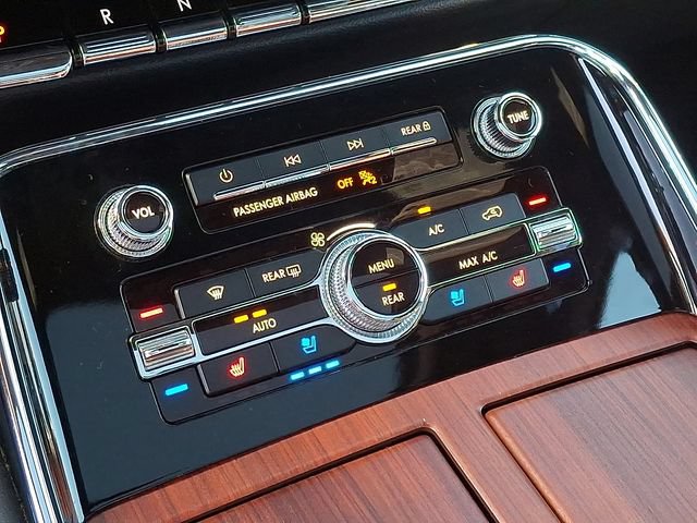Used 2024 Lincoln Navigator Premiere AWD/4WD image 16