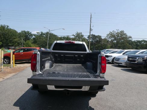 Used 2018 Chevrolet Colorado W/T RWD image 7