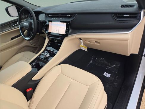 New 2026 Jeep Grand Cherokee Limited AWD/4WD image 30