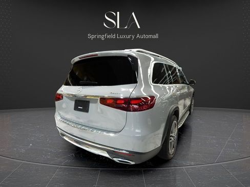 Used 2024 Mercedes-Benz GLS 450 4MATIC image 4