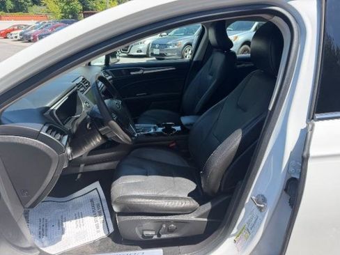 Used 2016 Ford Fusion Titanium FWD image 16