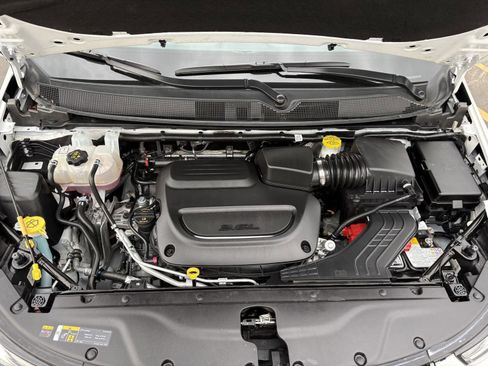 Used 2024 Chrysler Pacifica Touring-L w/ Road Tripper Package image 23